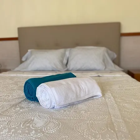 Cavado Terrace בית הארחה *